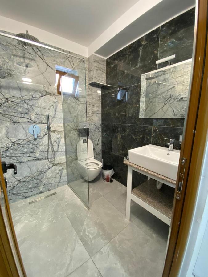 Dosti Apartment Ксамил Екстериор снимка