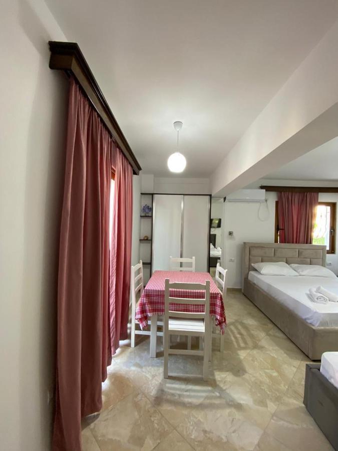 Dosti Apartment Ксамил Екстериор снимка