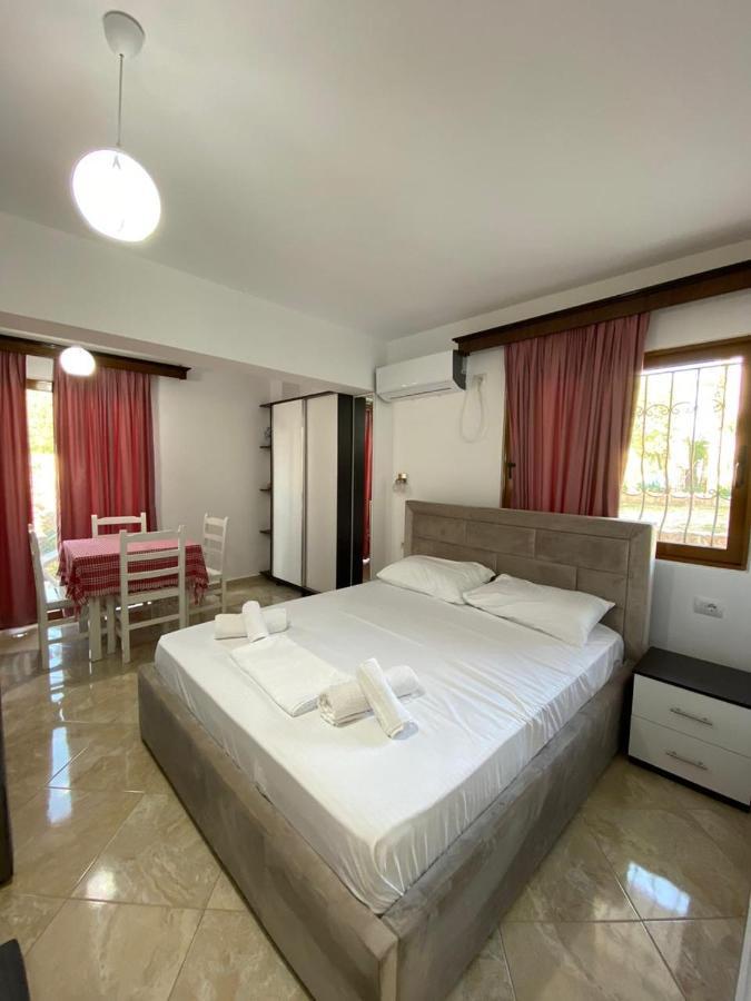 Dosti Apartment Ксамил Екстериор снимка