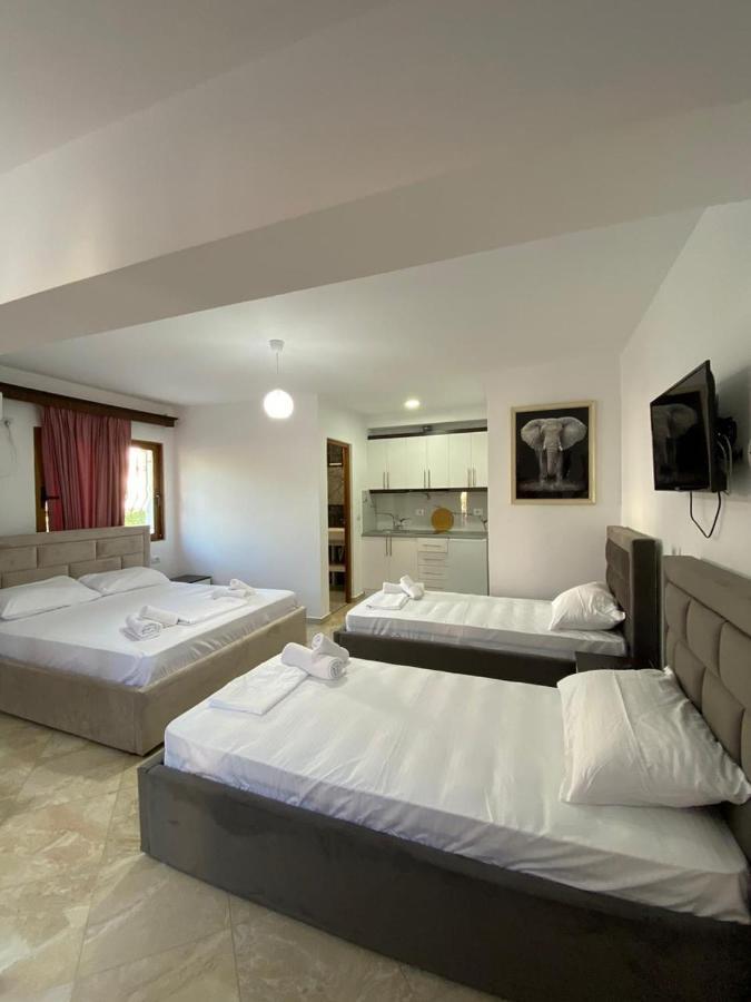 Dosti Apartment Ксамил Екстериор снимка