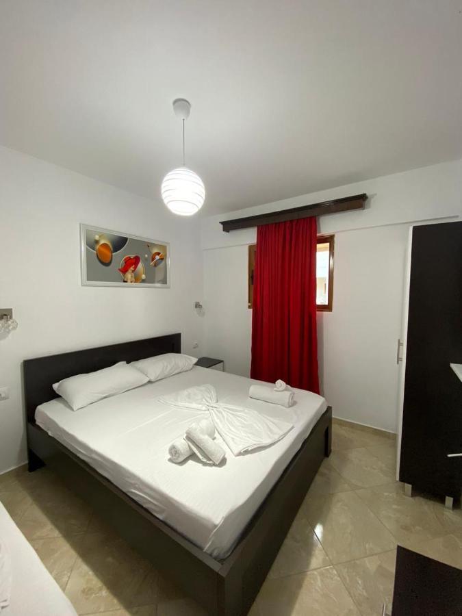 Dosti Apartment Ксамил Екстериор снимка