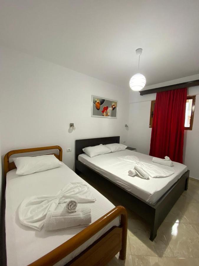 Dosti Apartment Ксамил Екстериор снимка