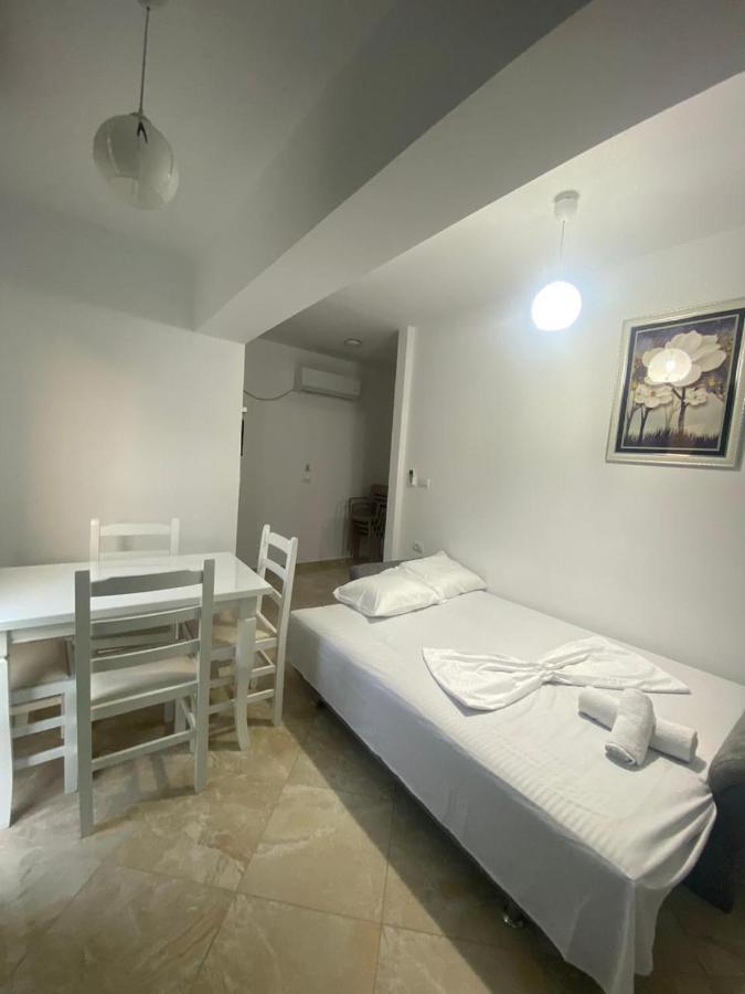 Dosti Apartment Ксамил Екстериор снимка