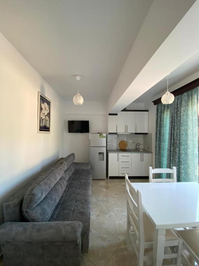 Dosti Apartment Ксамил Екстериор снимка